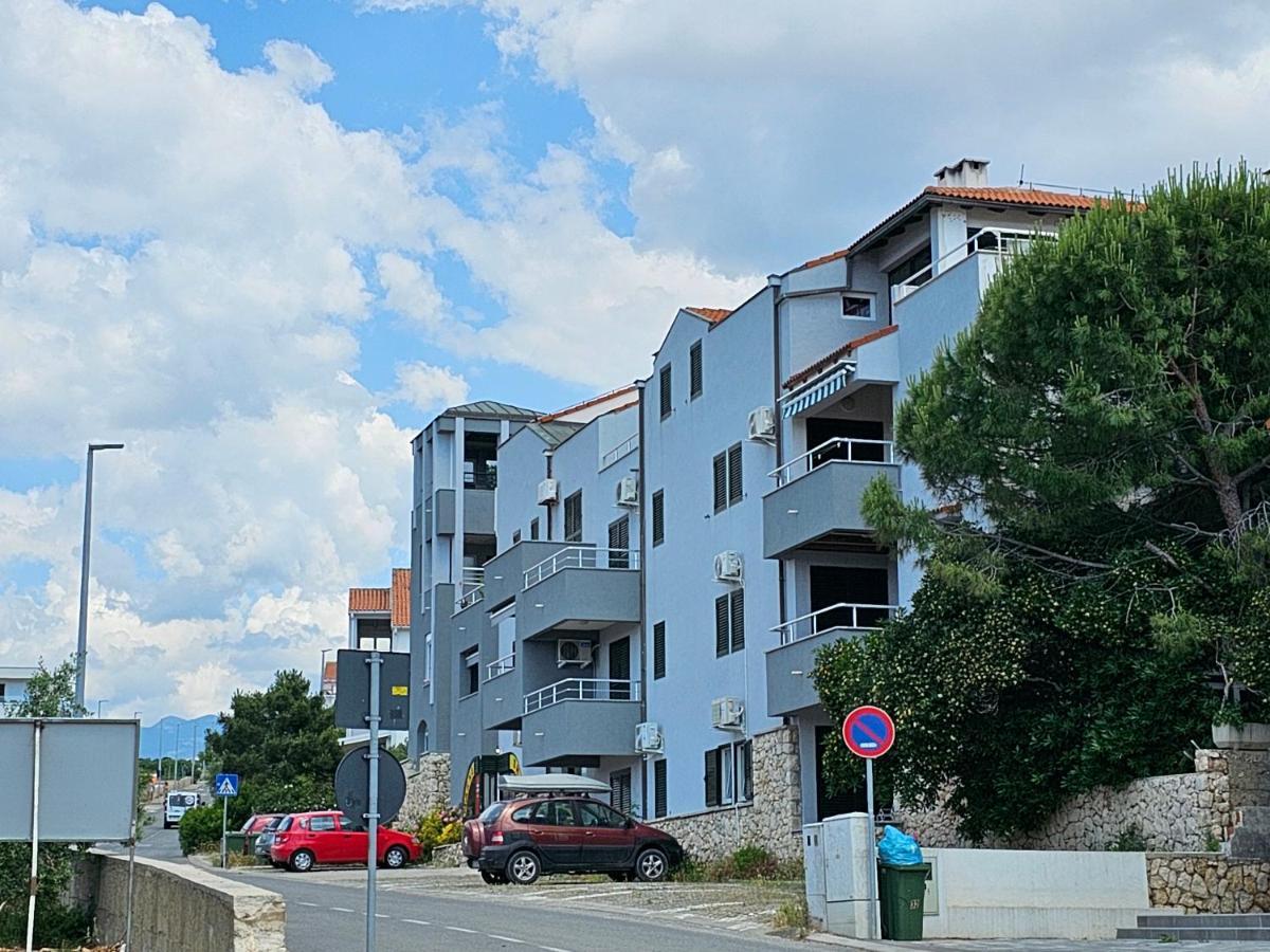 Apartments Bellevue Новалья Экстерьер фото